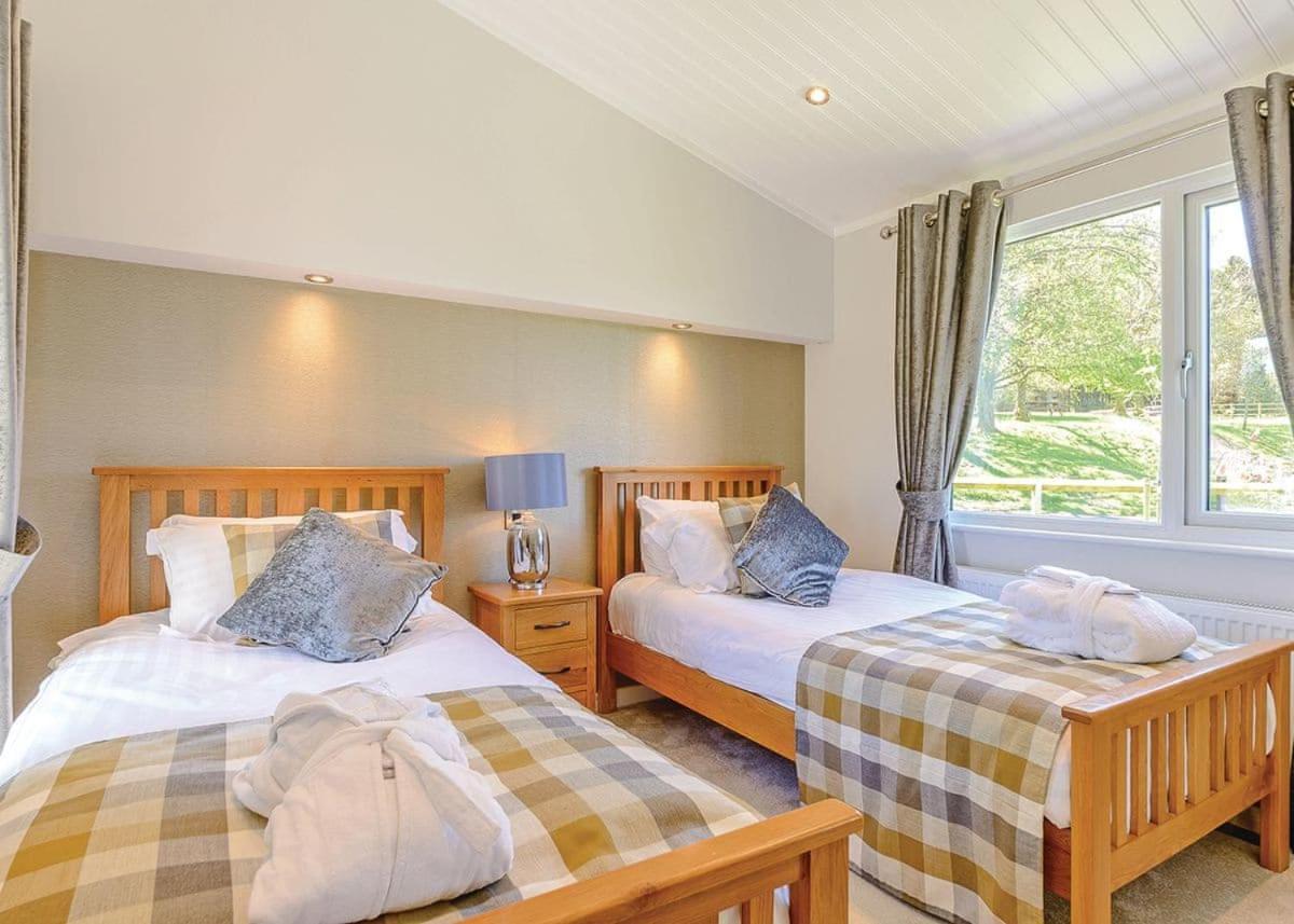 Landal Kielder Waterside Hotel ภายนอก รูปภาพ